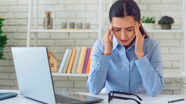 Las preocupaciones, carga laboral y estrés afectan directamente tu salud mental